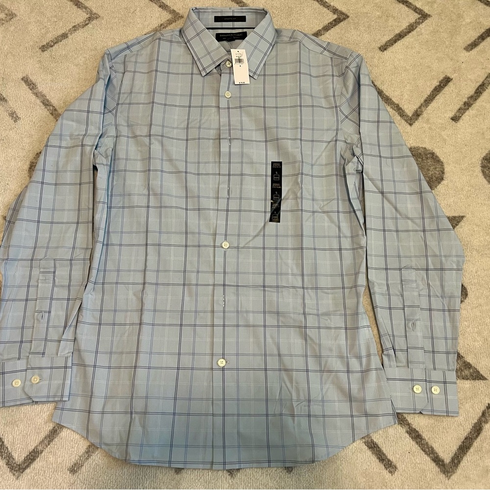 Brand new Banana republic dress shirt (men, small)